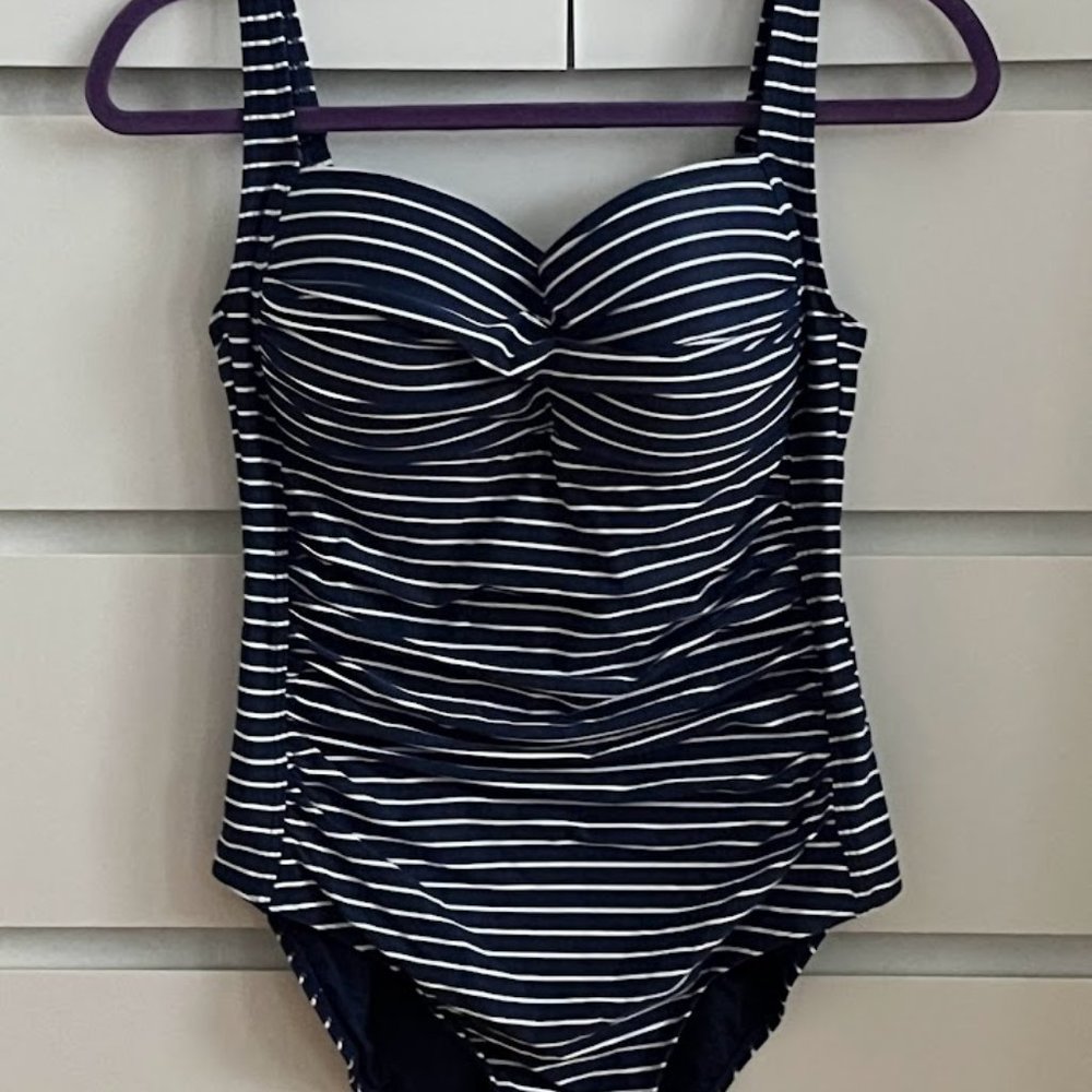 Niptuck Swim navy/ white stripe size 10